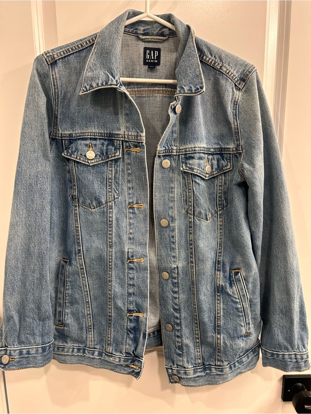 GAP Light Wash Women's Denim Jacket